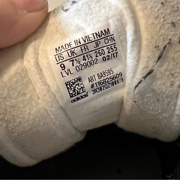 Black Adidas Gazelle Shoes - Picture 6 of 7